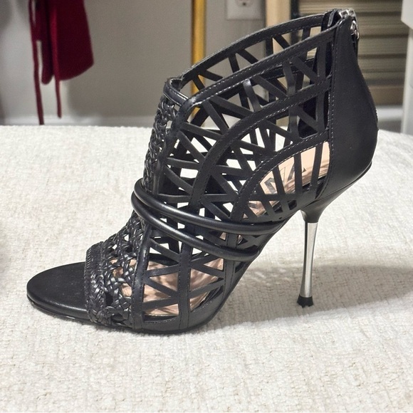 Zara NWOT WRAP AROUND CAGED HEELED SANDAL SIZE 6 - Picture 6 of 8